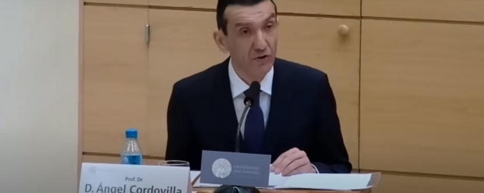 Ángel Cordovilla hablando