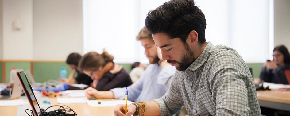 Comillas ocupa el segundo lugar en el ranking de compromiso con el alumno.