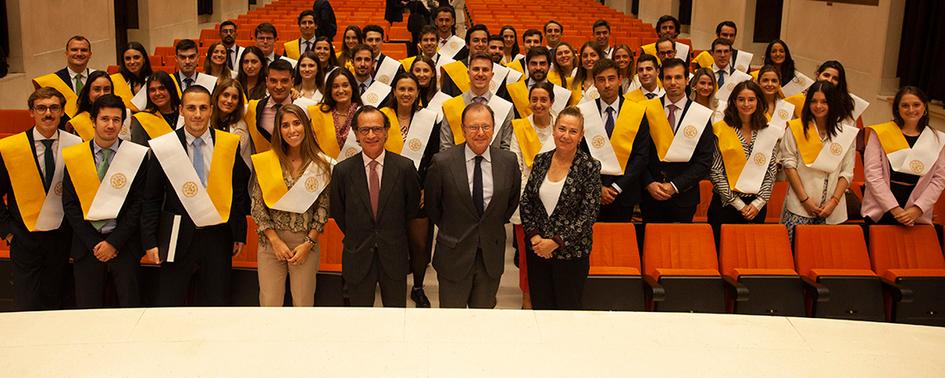 82 estudiantes recogieron su beca como graduados del programa conjunto de ICADE Business School y Management Solutions