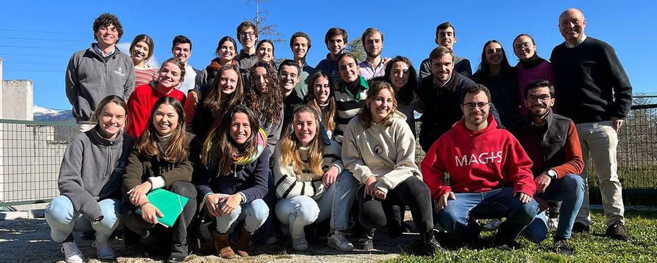 Una veintena de alumnos de Comillas se iniciaron en los ejercicios de san Ignacio en un entorno privilegiado