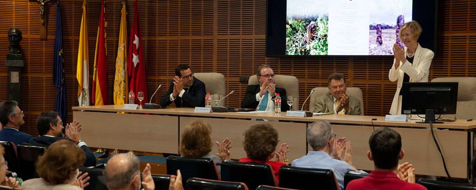 La prestigiosa profesora Hana Ayala se incorpora a la Cátedra de Ciencia, Tecnología y Religión