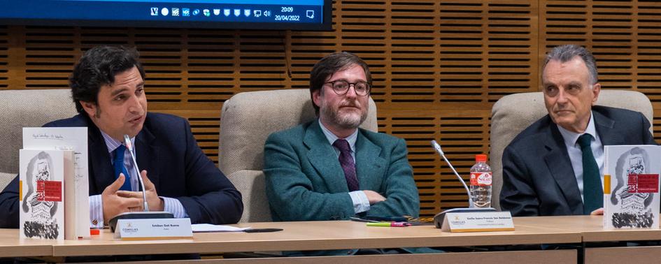 De izquierda a derecha: Esteban Goti (autor), Emilio Sáenz-Francés y Miguel Satrústegui