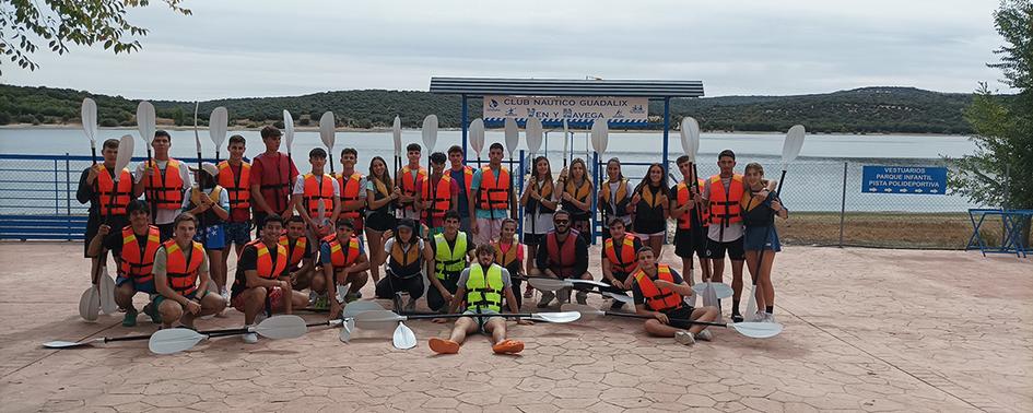 La actividad, desarrollada en el entorno privilegiado de la Sierra Norte de Madrid, contó con el apoyo del Club Náutico Guadalix. 