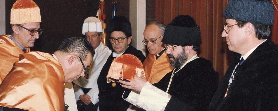 Juan Velarde Fuertes, recibió el doctor honoris causa por la Universidad Pontificia Comillas