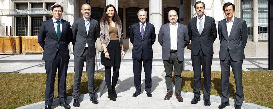 Rafael Vara, Íñigo Iribarnegaray, Elisa Aracil, Luis De Carlos, Benjamín Lana, Daniel Gidrón y Federico de Montalvo.