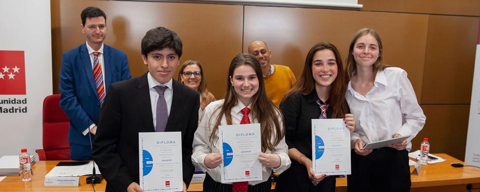 El equipo de Nuestra Señora del Recuerdo fue el vencedor del torneo de debate en inglés