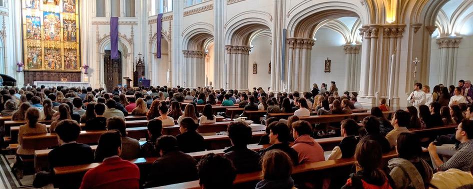 Iglesia de la Inmaculada y San Pedro Claver durante la celebración de Miércoles del Ceniza.