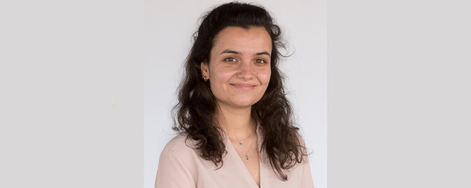 Mª Paz Rodríguez Bonmatí, antigua alumna del Doble Grado en Administración y Dirección de Empresas (ADE) y Derecho (E-3), en la Universidad Pontificia Comillas, ha sido galardonada con el Premio Jóvenes Abogados “Antonio Hernández-Gil”