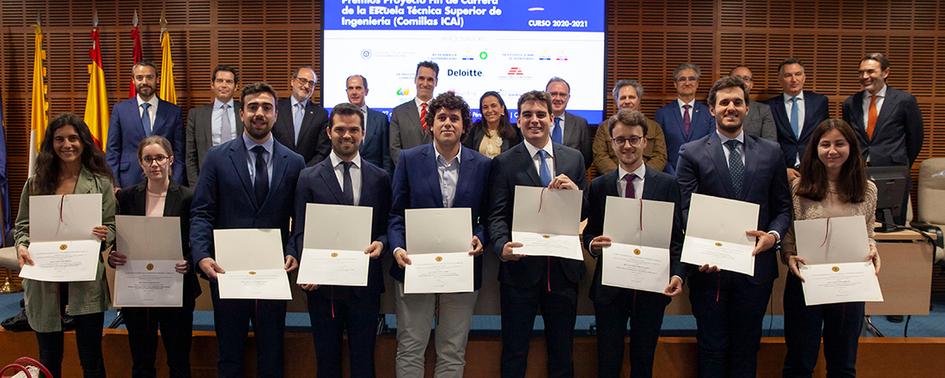 La escuela de ingeniería reconoce a sus mejores estudiantes en un evento que cumple 20 años