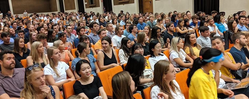 Acto de bienvenida a alumnos extranjeros en la Universidad Pontificia Comillas