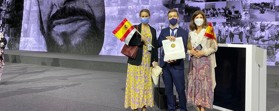 Lucía Munnecke (E-5) recibió el Zayed Sustainability Award por un proyecto de reciclaje de mascarillas para generar energía