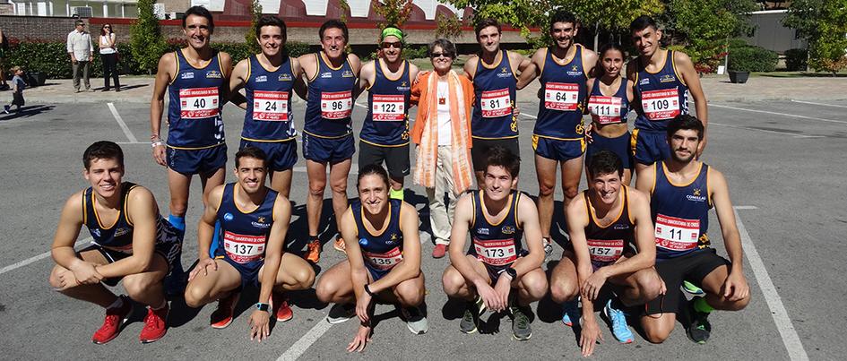 Los participantes del Cross Comillas junto a Ana García-Mina