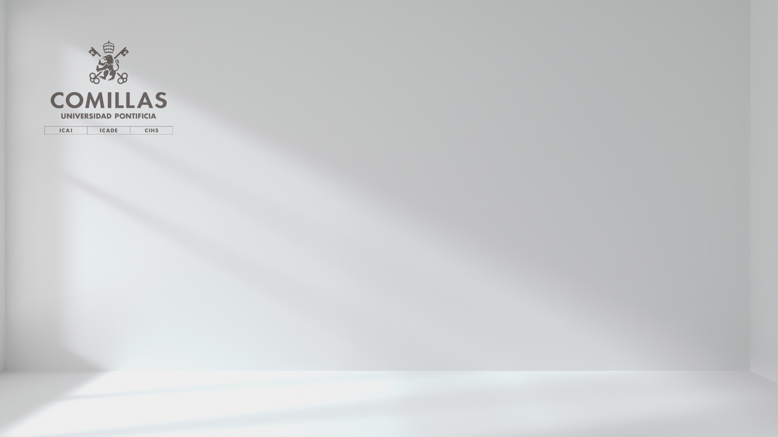 La imagen muestra una pared blanca iluminada con sombras suaves en un ambiente minimalista.