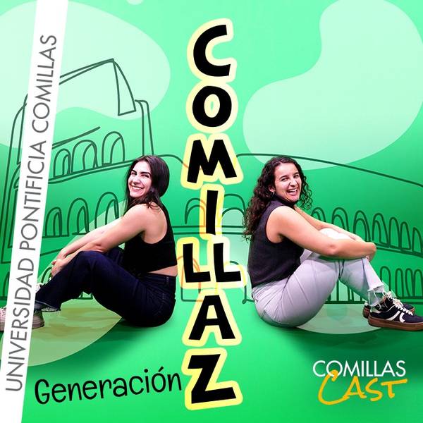 Dos estudiantes sonrientes posan juntas en un fondo que representa la universidad.