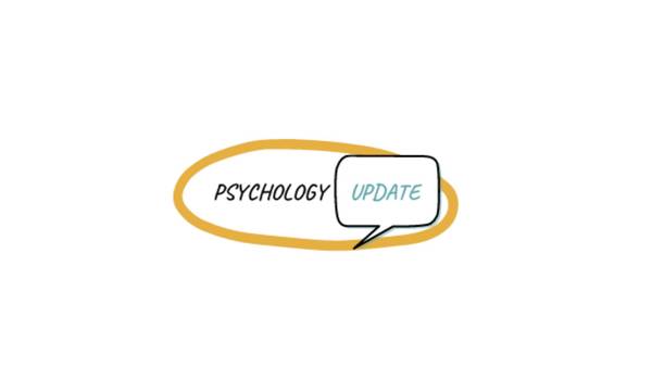 La imagen presenta un texto con la palabra 'PSYCHOLOGY' y la palabra 'UPDATE' dentro de un bocadillo de diálogo.