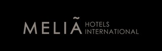 Logo de la cadena hotelera Meliá Hotels International en un fondo negro.